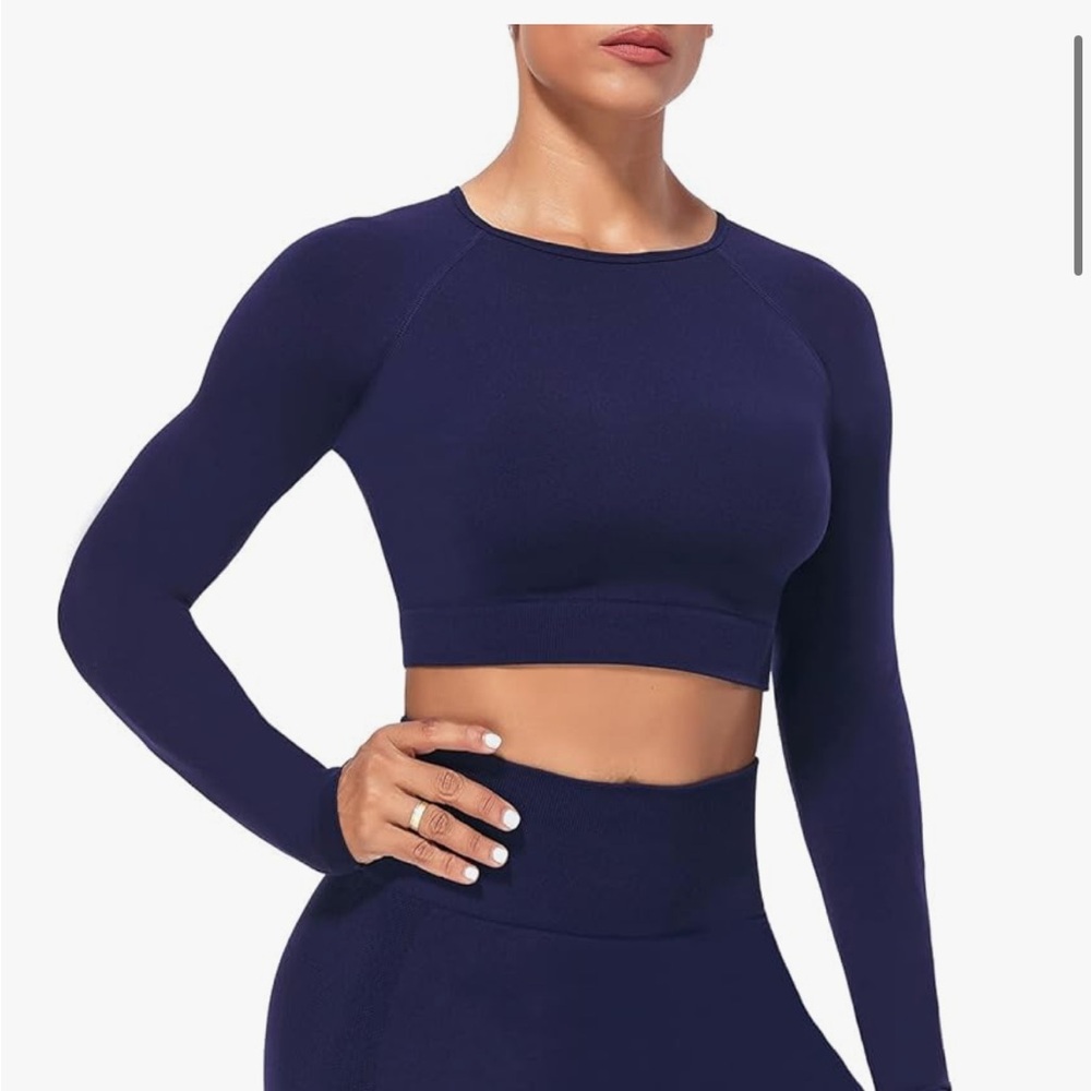Women's Navy Long Sleeve Crop Workout Top